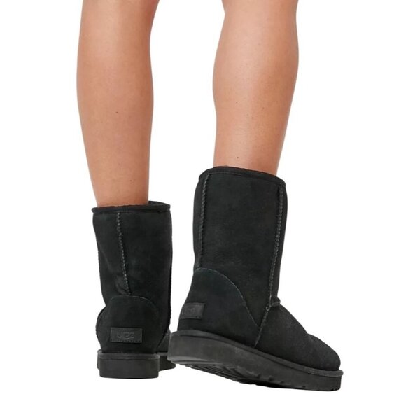 UGG Women's Classic II NEW Boot Size 7 Black - Picture 3 of 7